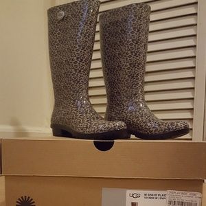 Size 7- ☆NEW W/ BOX☆ UGG RAIN BOOTS
